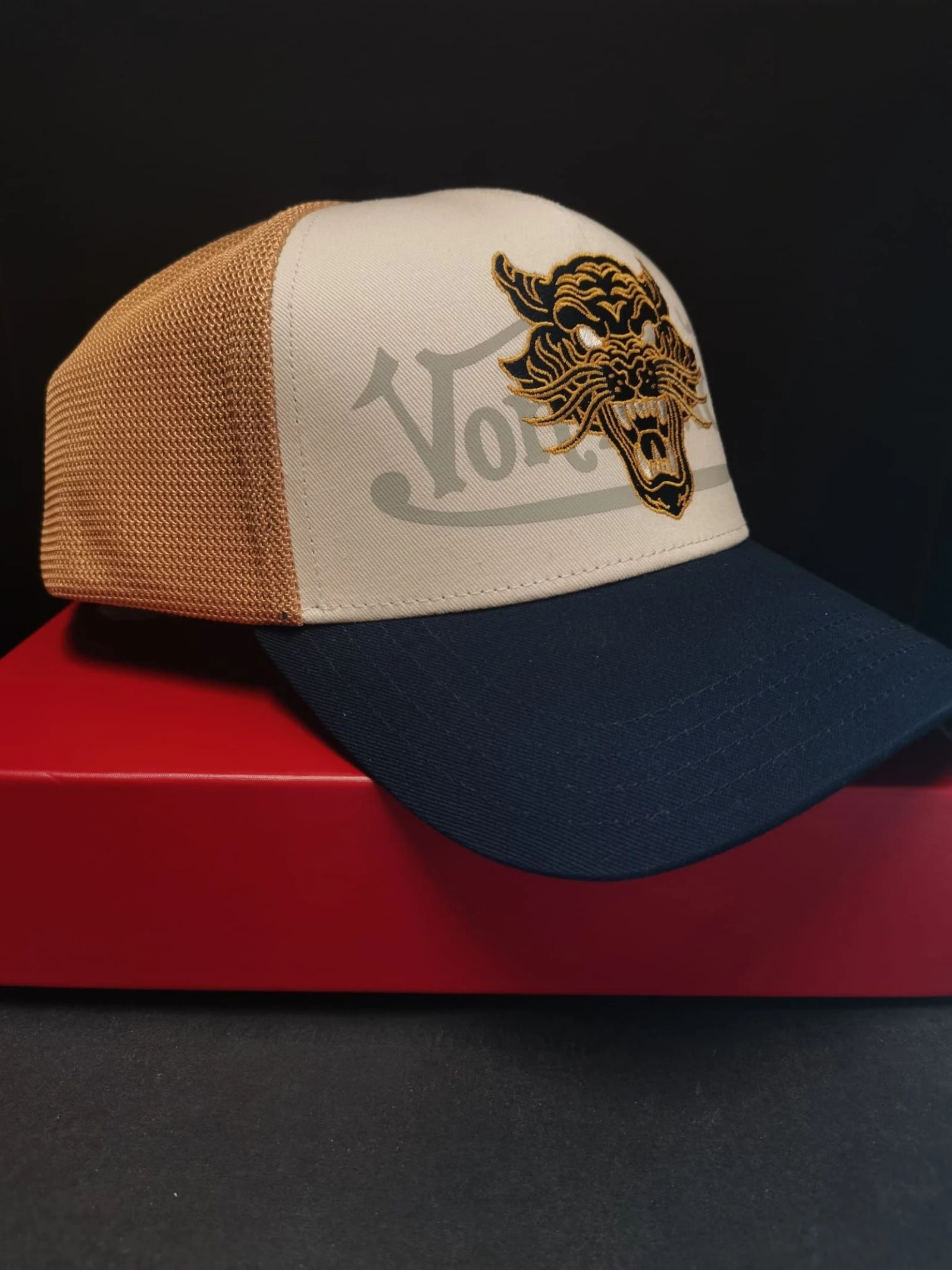 Von Ducht Cap – photo 2